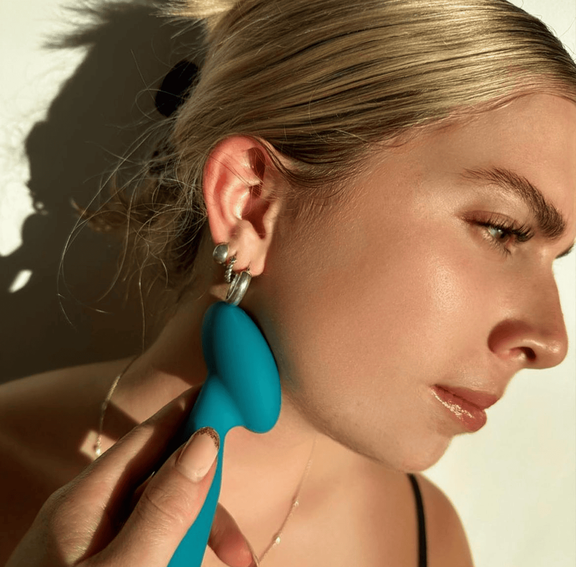Flow Vibrate Massager